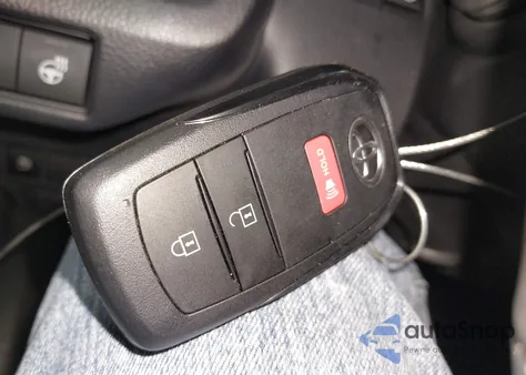 2025 Toyota Prius Nightshade z USA, uszkodzony, nr VIN JTDADABUXS3025567